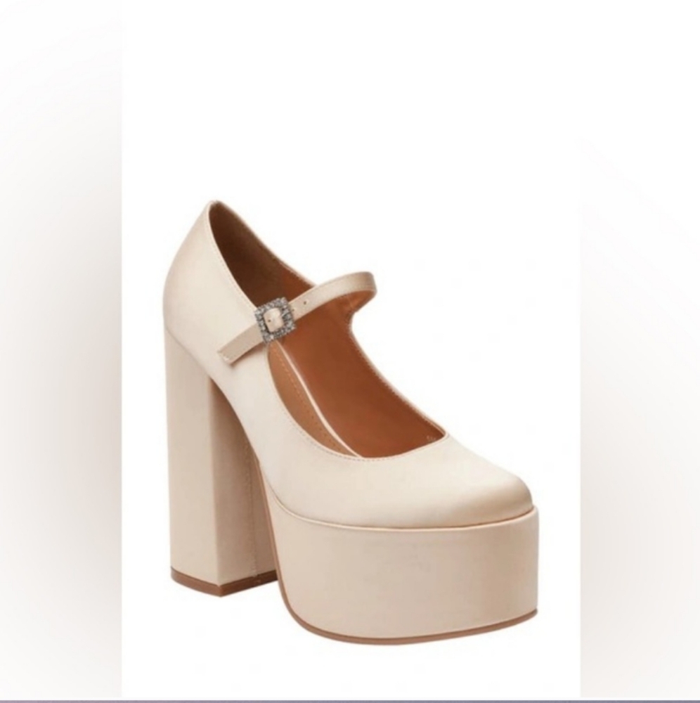 NIB $130 Champagne Satin Maryjane Pump Chunky Heel Platform Heel By Lisa Vicky
